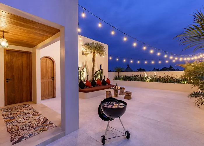 Brand New 5 Bd Luxury Central Villa 300M To Beach