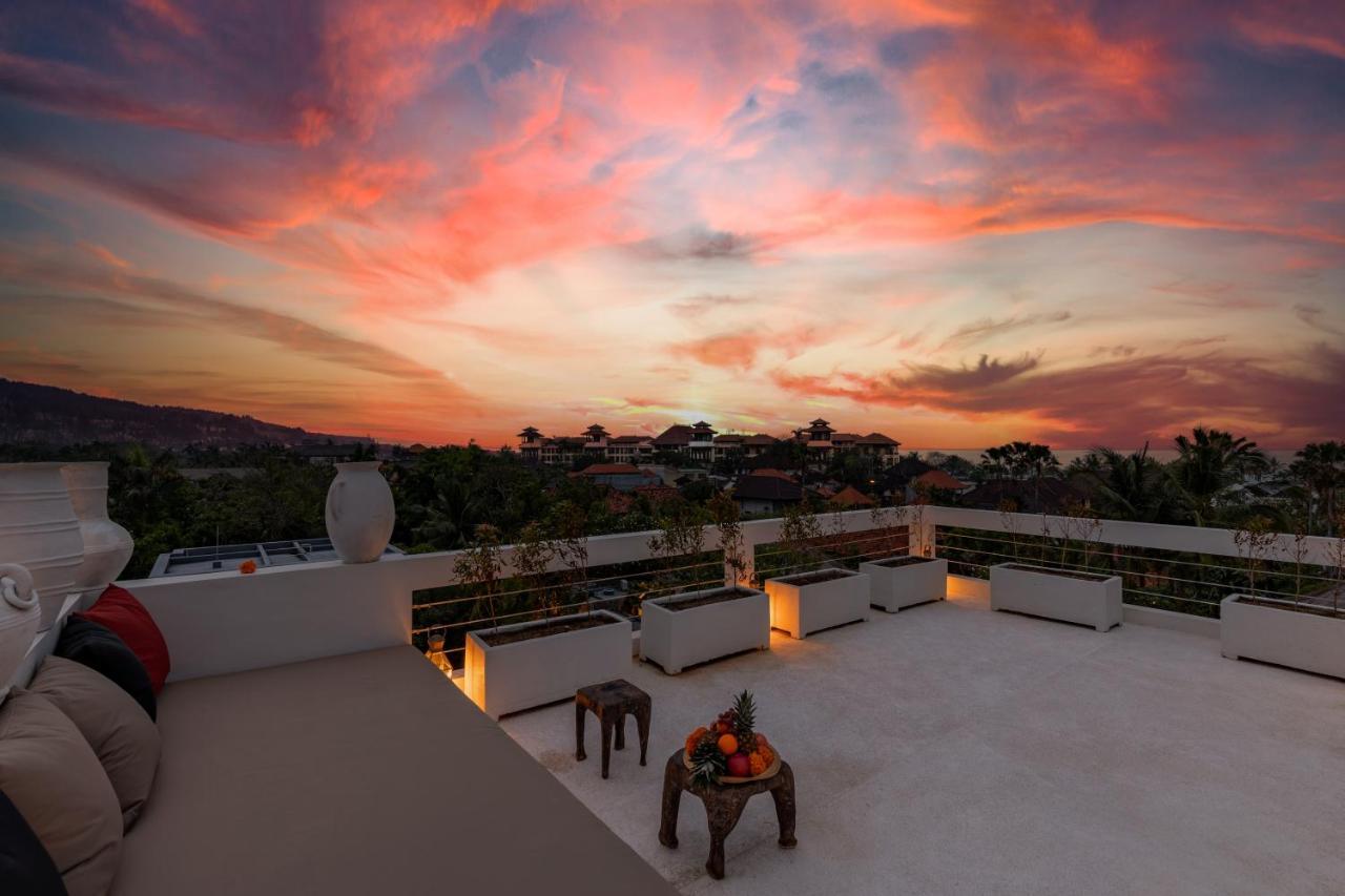 Villa Brand New 5 Bd Luxury 300m To Seminyak