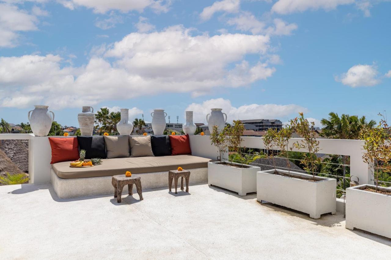 Brand New 5 Bd Luxury 300m To Villa Seminyak