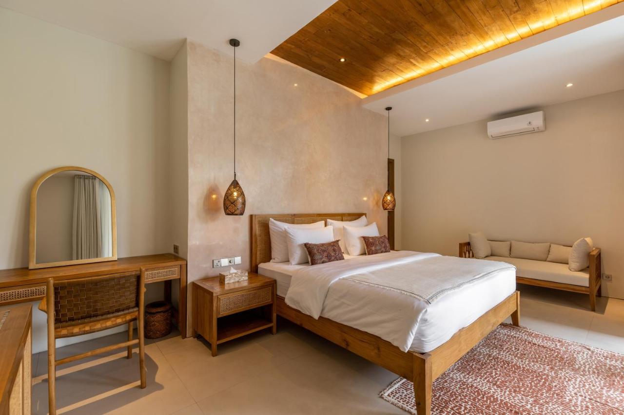 Brand New 5 Bd Luxury 300m To Villa Seminyak