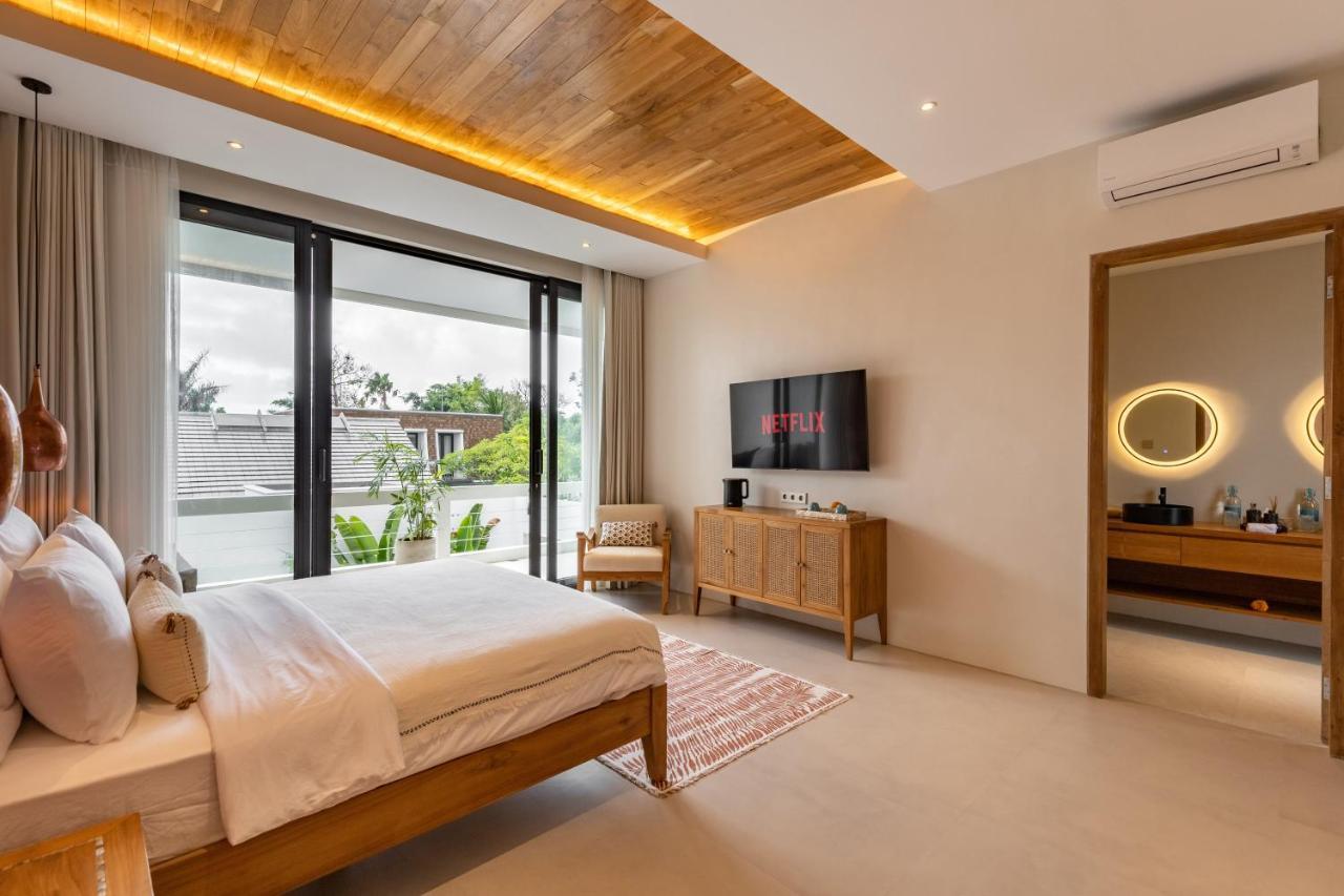Brand New 5 Bd Luxury 300m To Villa Seminyak